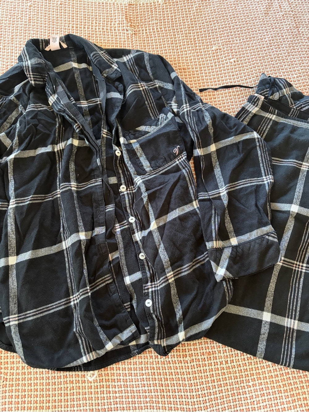 Victoria’s Secret black plaid pajama set XL